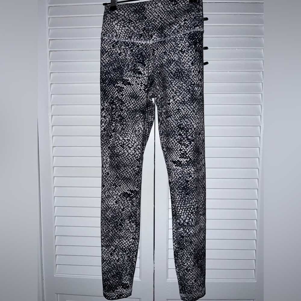 Snakeskin leggings